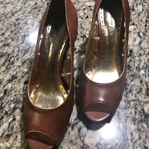 Gianni Bini Brown and Gold Heels — Size 10